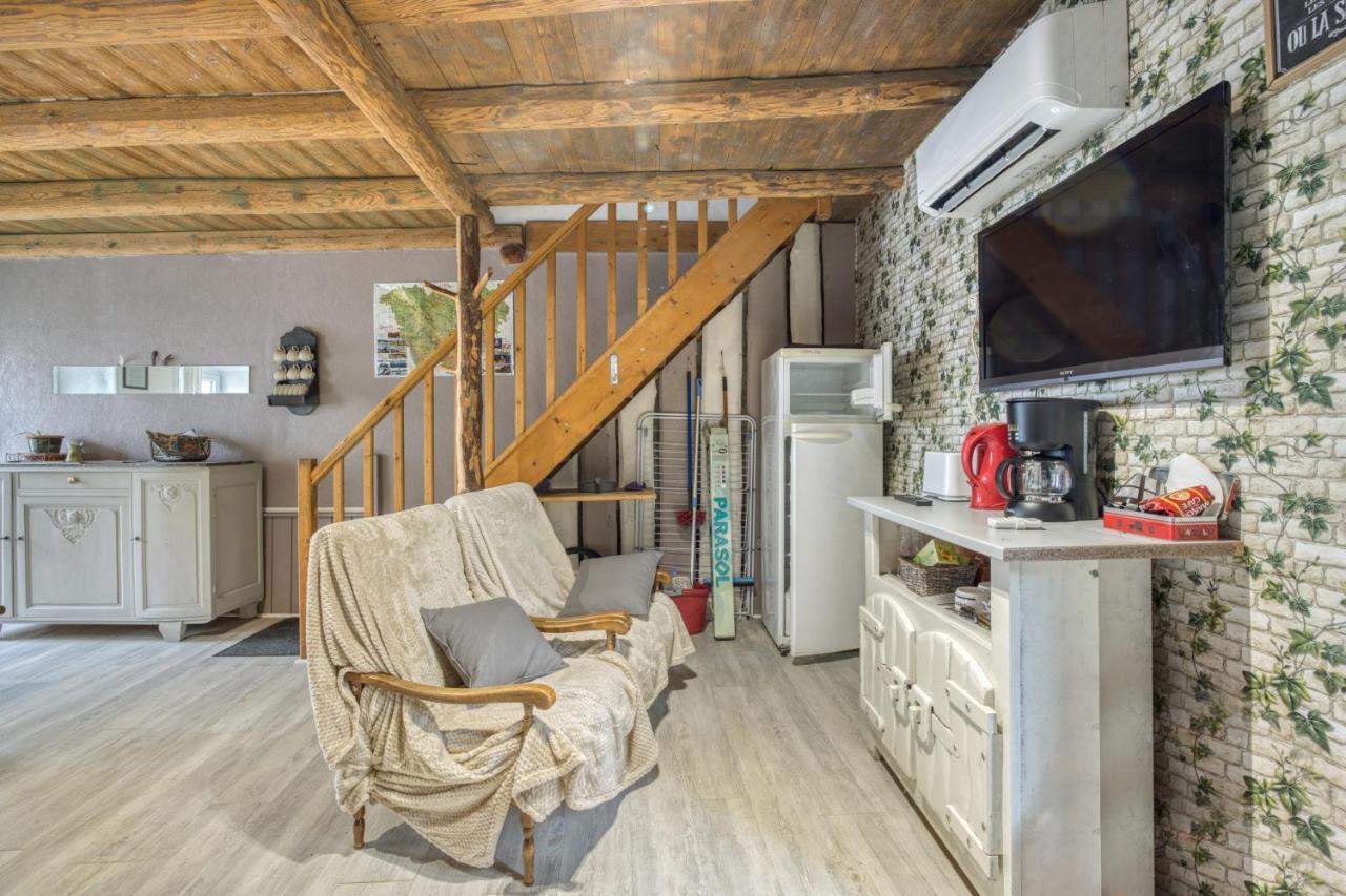 Maison Charmante A Valprivas Avec Jardin Prive. 外观 照片